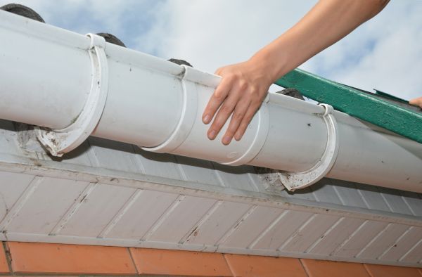Cost of Gutter Reattachment in Titusville